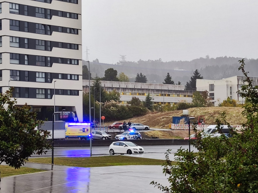 Una persona resulta herida en una salida de vía en la avenida García Sabell de A Coruña