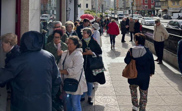 Más de 700 pensionistas coruñeses colapsan la ronda de Outeiro en busca de su gran viaje