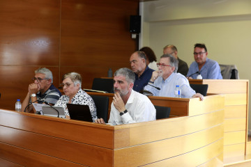 Concejales del PSOE, BNG y PP, en el pleno de ayer  patricia g. fraga