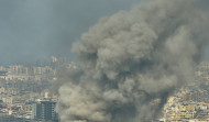 Cientos de personas acampan en las calles de Beirut tras huir de los ataques israelíes