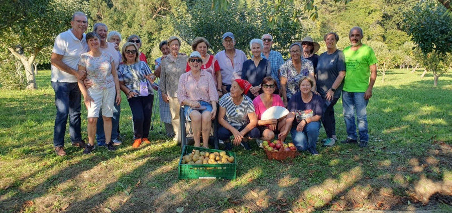 Una compota solidaria elaborada con mimo y manzanas de Mariñán por mujeres de Miño