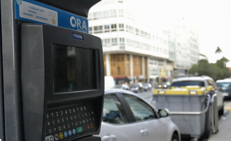 La grúa solo retiró el año pasado en A Coruña un único coche aparcado en la ORA