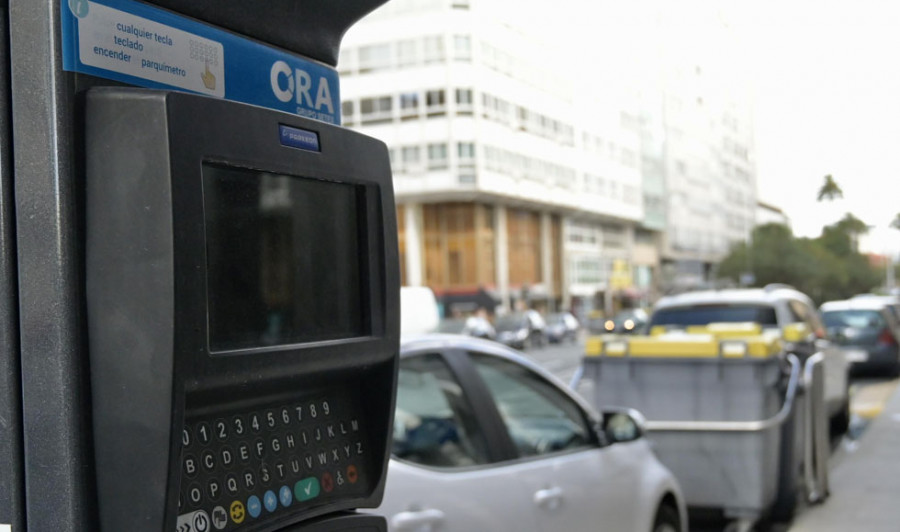 La grúa solo retiró el año pasado en A Coruña un único coche aparcado en la ORA