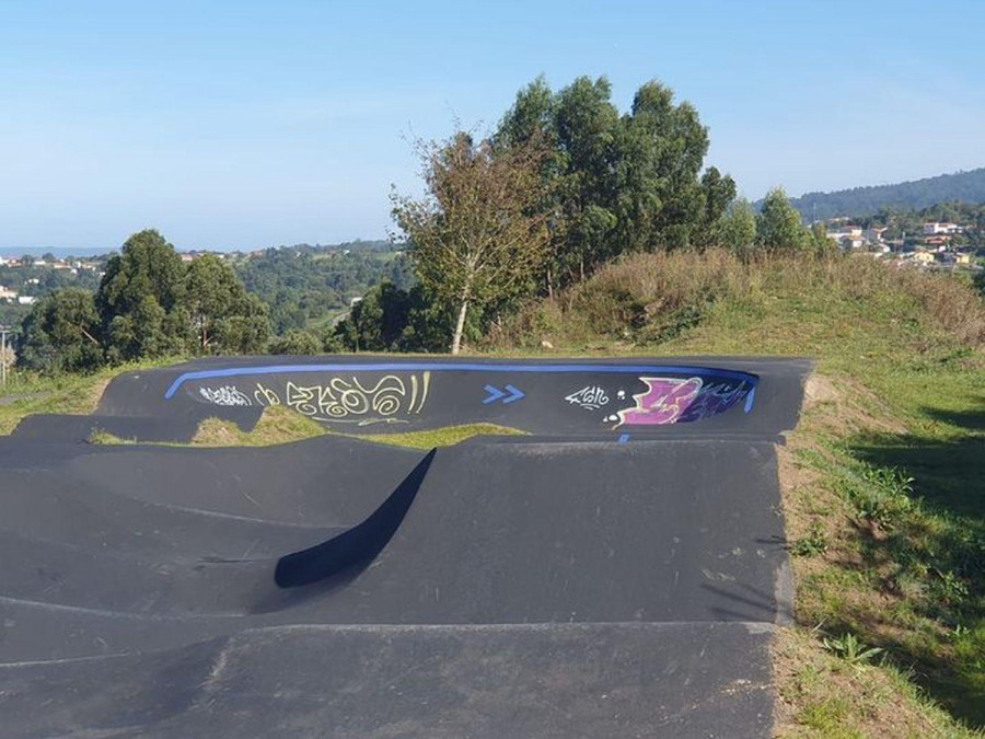 El Ayuntamiento de Miño denuncia destrozos en el circuito de pump track que se estrenó hace unos meses en A Galea