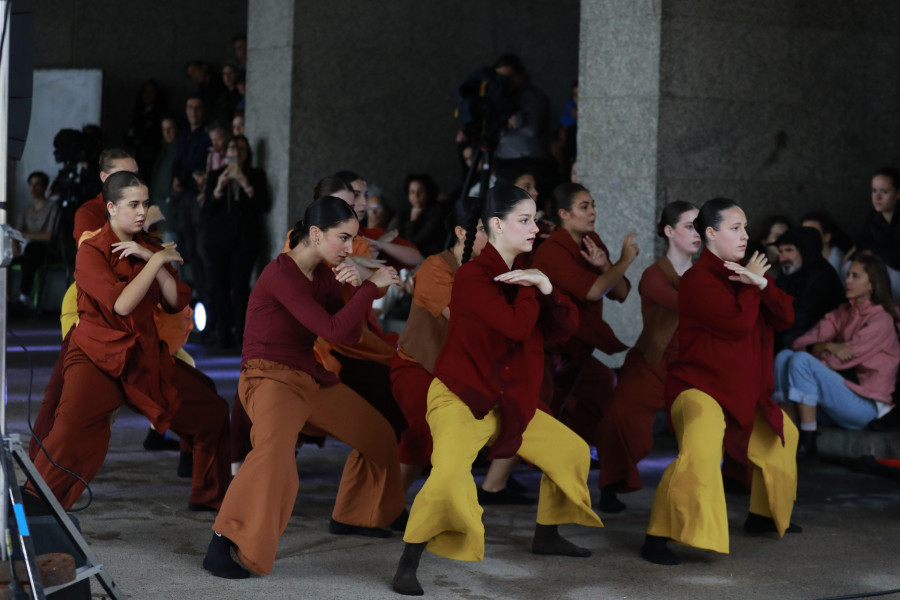 La escalinata de la Domus acogió la séptima edición del Festival Danza Quincegotas