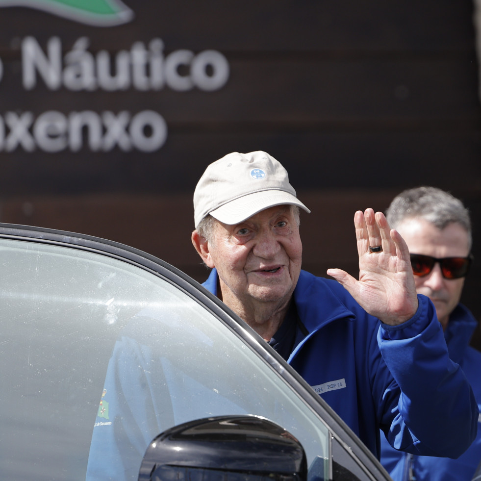 Juan Carlos I abandona Galicia tras casi dos semanas en Sanxenxo