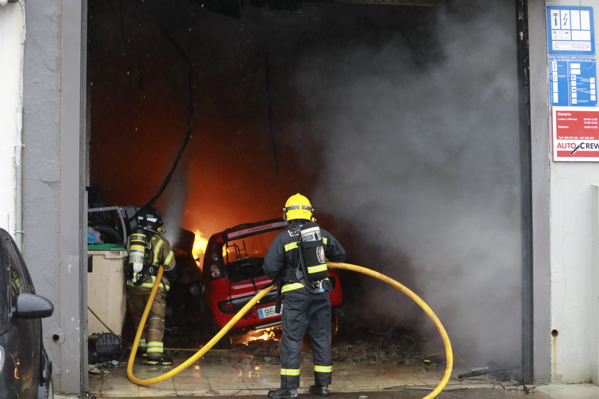 Incendio taller cambre