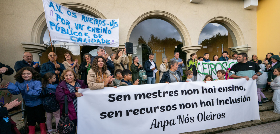 “Sen mestres non hai ensino, sen recursos non hai inclusión”: Oleiros clama contra los recortes educativos