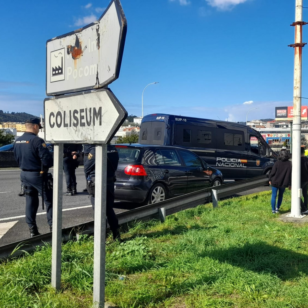 Antidisturbios de A Coruña persiguen a un conductor imprudente por la autopista