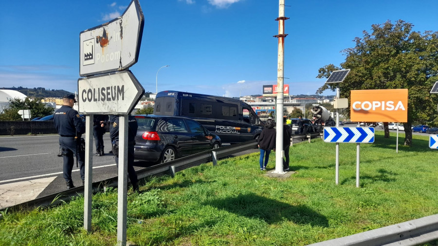 Antidisturbios de A Coruña persiguen a un conductor imprudente por la autopista