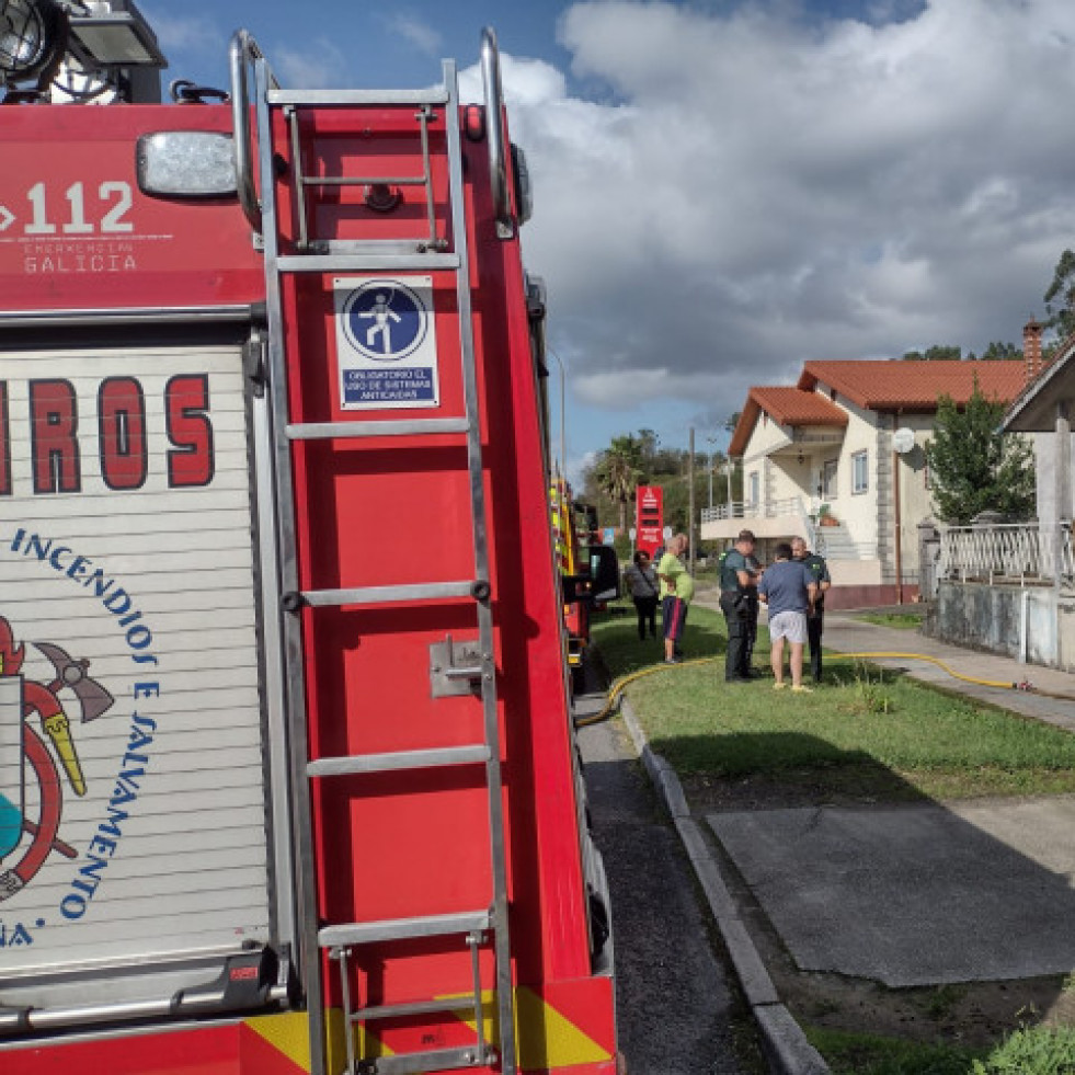 Arde una vivienda en Paderne