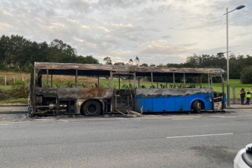 AutobusesincendiadosenCercedaCedidas3