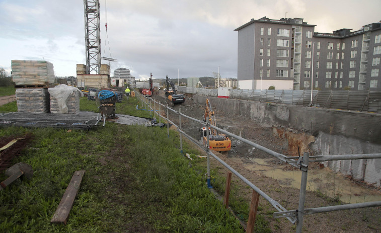 El Ayuntamiento adjudica una obra para 50 pisos públicos en Xuxán y la Xunta licita otra de 14