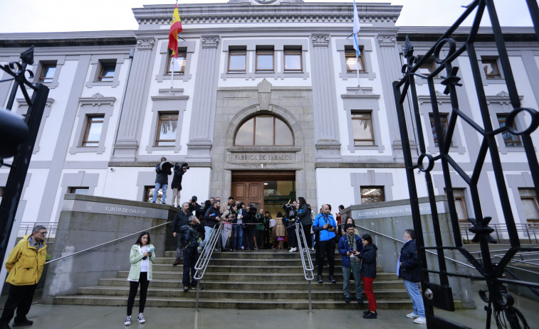 Expectación en A Coruña en el inicio del juicio por el crimen de Samuel Luiz