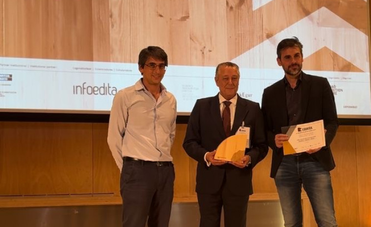 El sector de la madera premia  a Cesuga por su aportación a la formación de profesionales