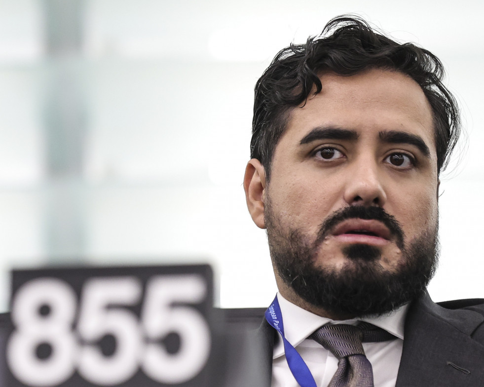 Strasbourg (France), 17/09/2024.- Spanish member of the European Parliament Alvise Perez attends a debate on 'War in the Gaza Strip and the situation in the Middle-East' as part of the plenary session