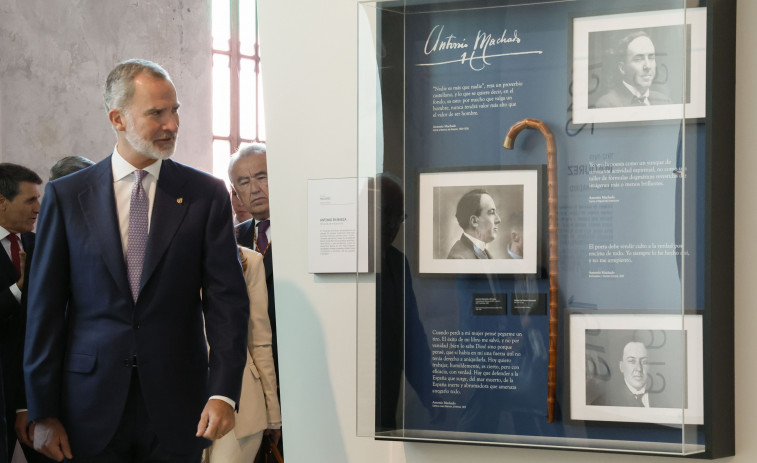 Felipe VI inaugura en Sevilla la muestra ‘Los Machado. Retrato de familia’