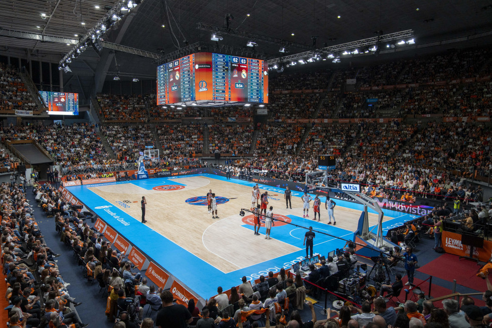 multimedia images ElBasquetCoruaganaalRealMadridensudebutenACB16