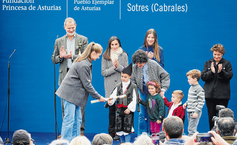 Doña Leonor alaba los pueblos de montaña por cuidar la tradición y la innovación