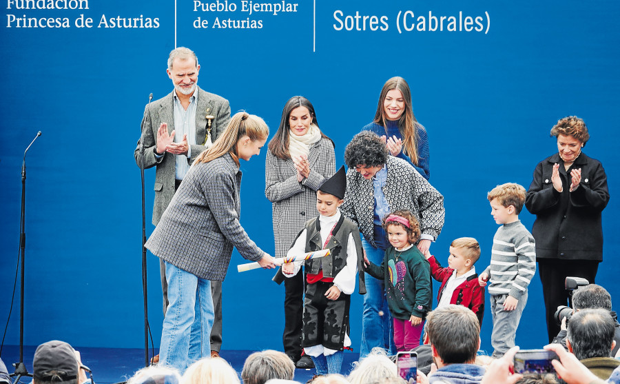 Doña Leonor alaba los pueblos de montaña por cuidar la tradición y la innovación