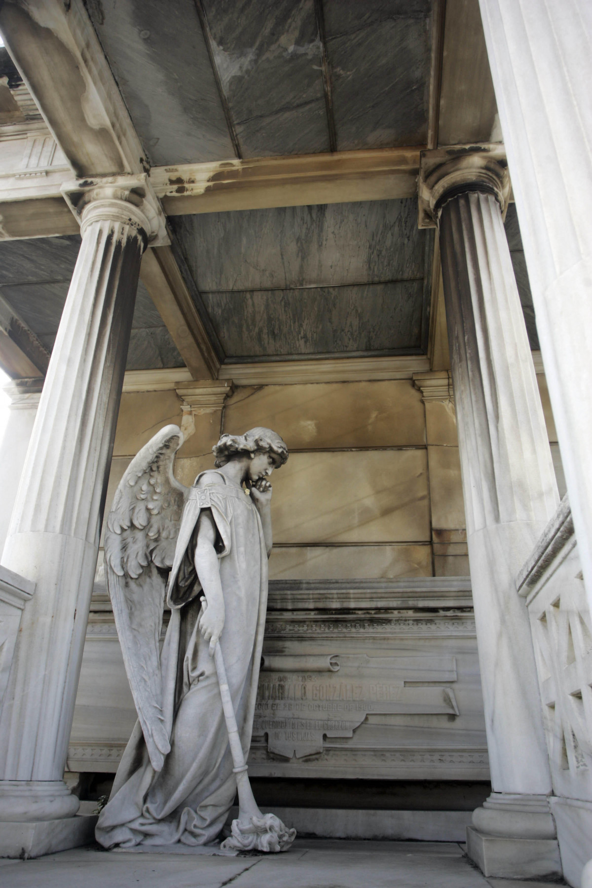 Estatua del cementerio de San Amaro @ Patricia G. Fraga