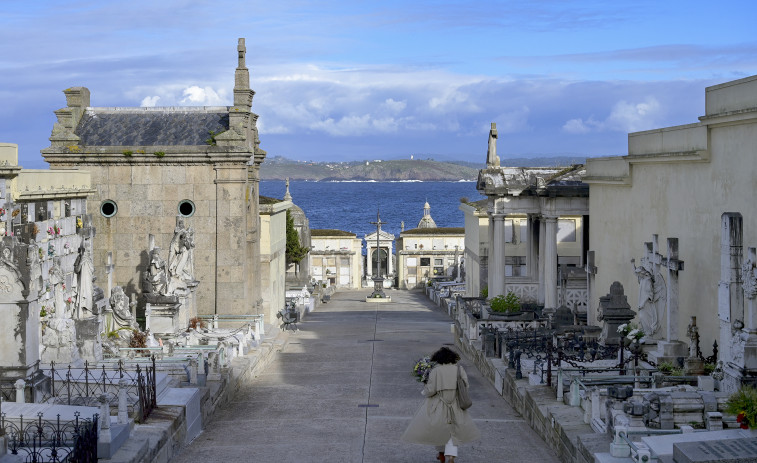 Las curiosas historias que ocultan los cementerios de A Coruña y su área metropolitana