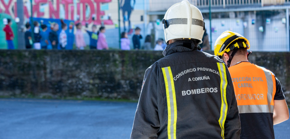 Simulacro de incendio en el CEIP Vicente Otero Valcarce