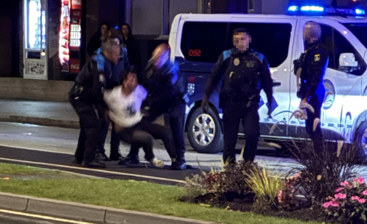 El portero golpeado en un pub de A Coruña había actuado contra una agresión homófoba