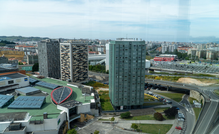 Las dos torres de Someso de 32 pisos llevan más de veinte años en el aire