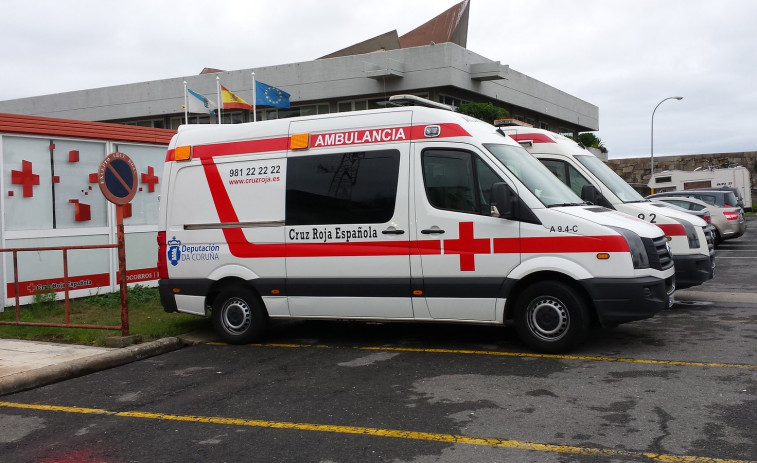 Herido un ciclista en una colisión contra un turismo frente a la sede de la Cruz Roja del Mar