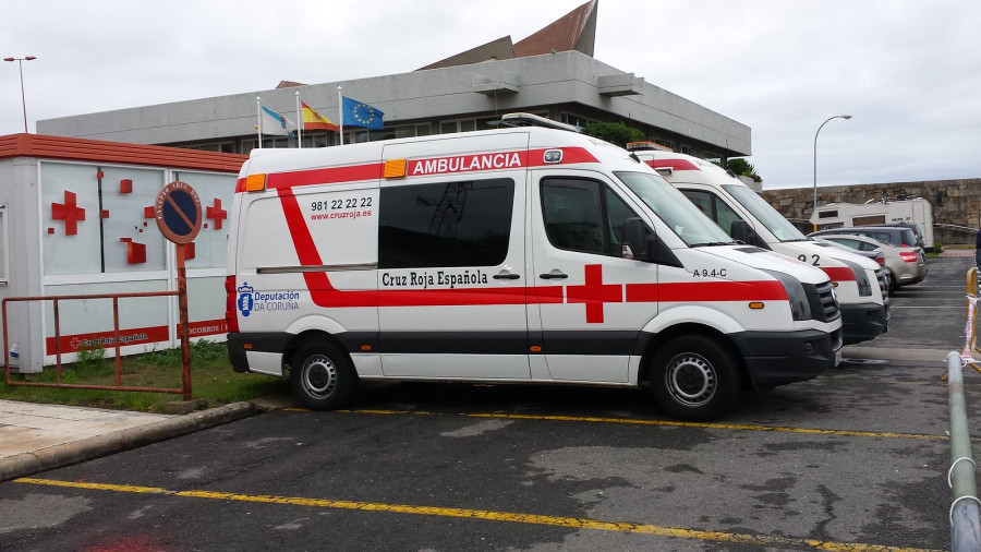 Herido un ciclista en una colisión contra un turismo frente a la sede de la Cruz Roja del Mar