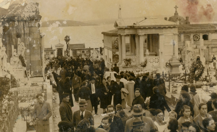 La Real Academia Galega celebra el día de Todos los Santos con fotografías históricas de su archivo