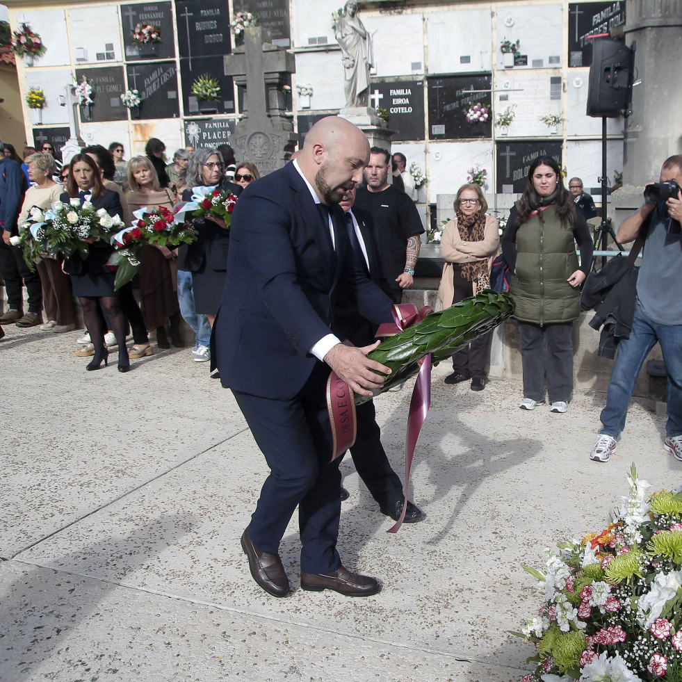 Los coruñeses rinden tributo a sus fallecidos en un Día de Todos los Santos reivindicativo