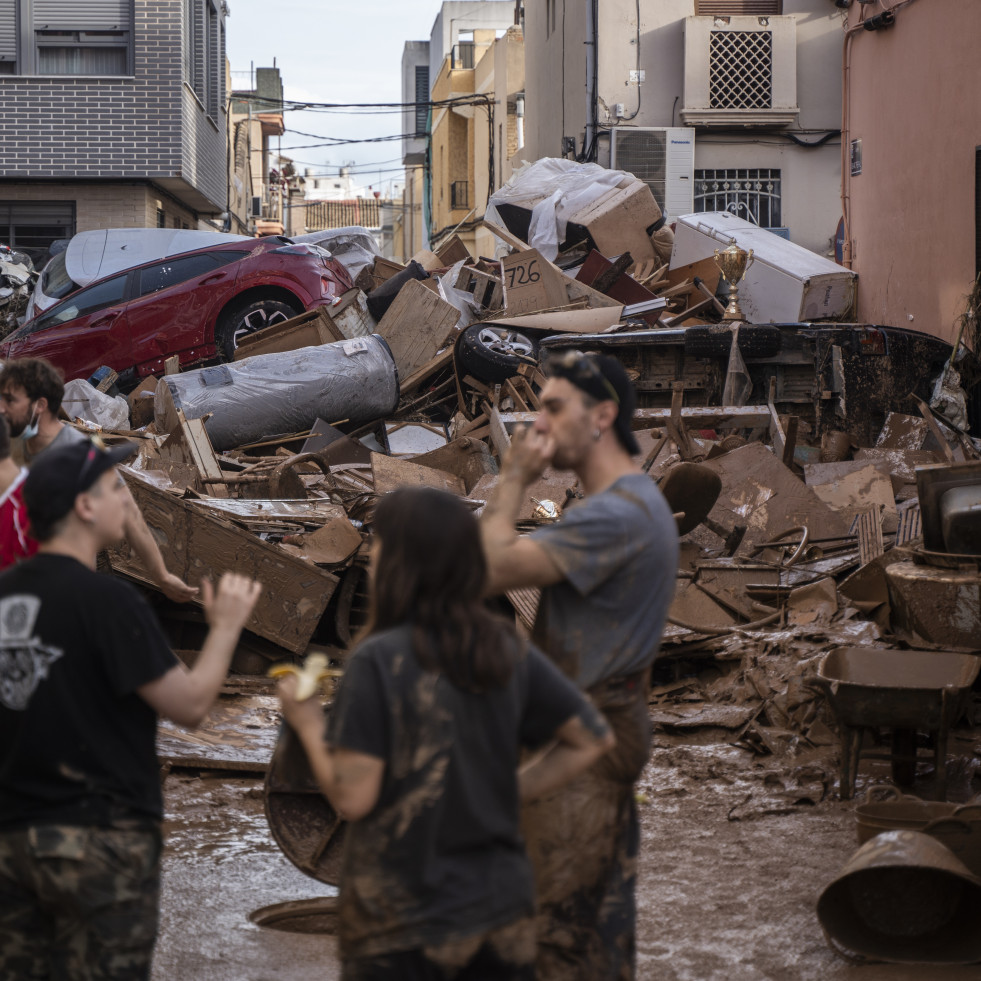 La Generalitat restringe dos días la movilidad en los pueblos afectados por la DANA para los servicios esenciales