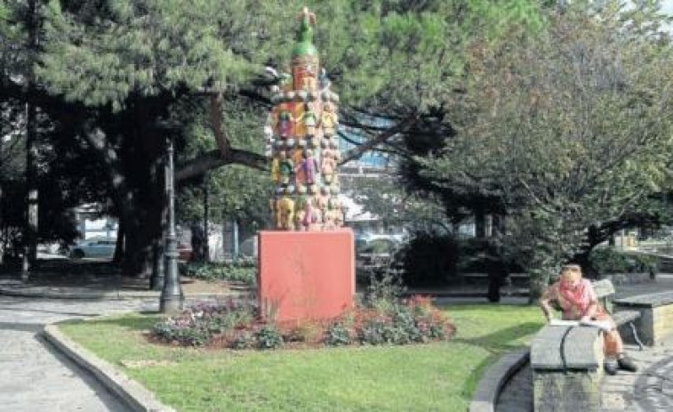 Concluye la restauración del monumento a Alexandre Bóveda, en la plaza de José Toubes