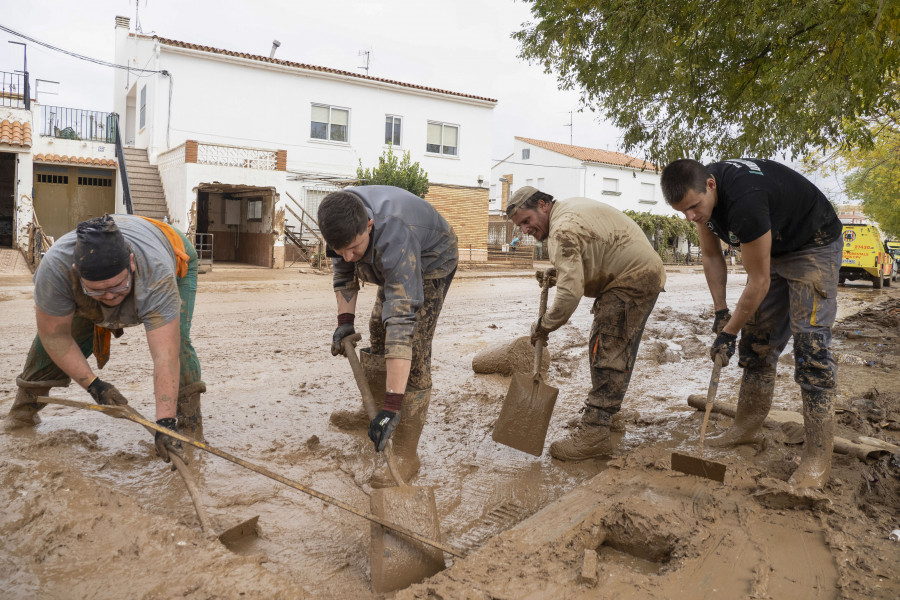 Una semana de DANA: 70 municipios afectados que continúan retirando enseres y achicando agua