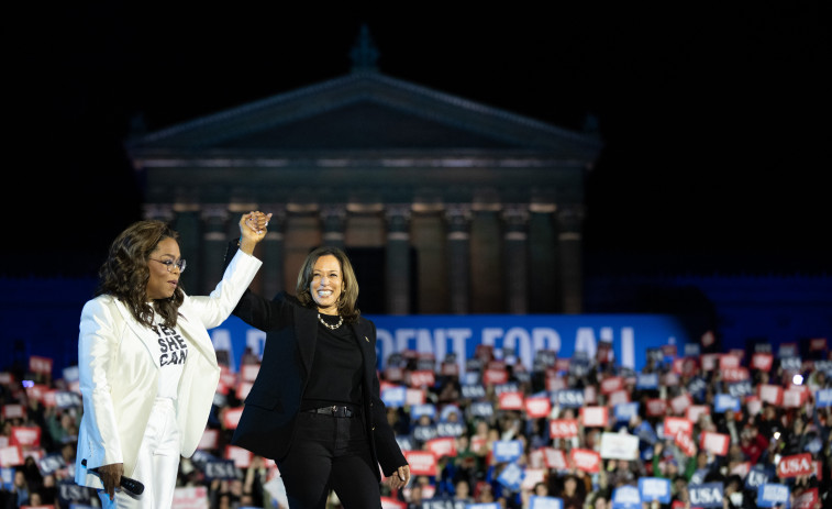 Lady Gaga, Ricky Martin y Oprah arropan a Kamala en su mitin de cierre de campaña