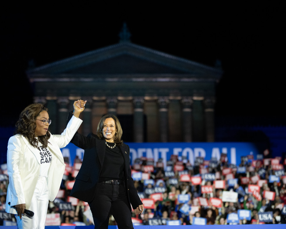 Kamala Harris, junto a Oprah en un mitin @ EFE