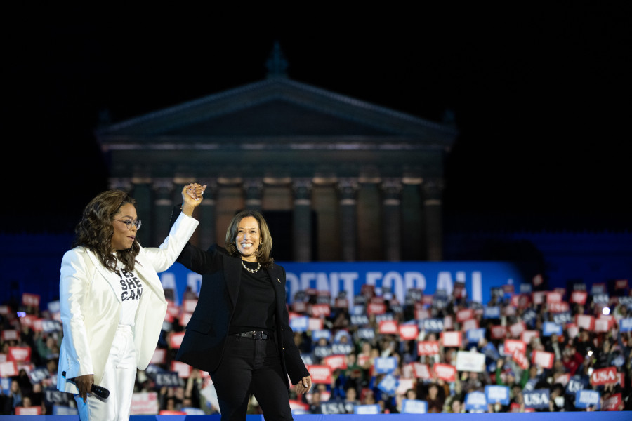 Lady Gaga, Ricky Martin y Oprah arropan a Kamala en su mitin de cierre de campaña