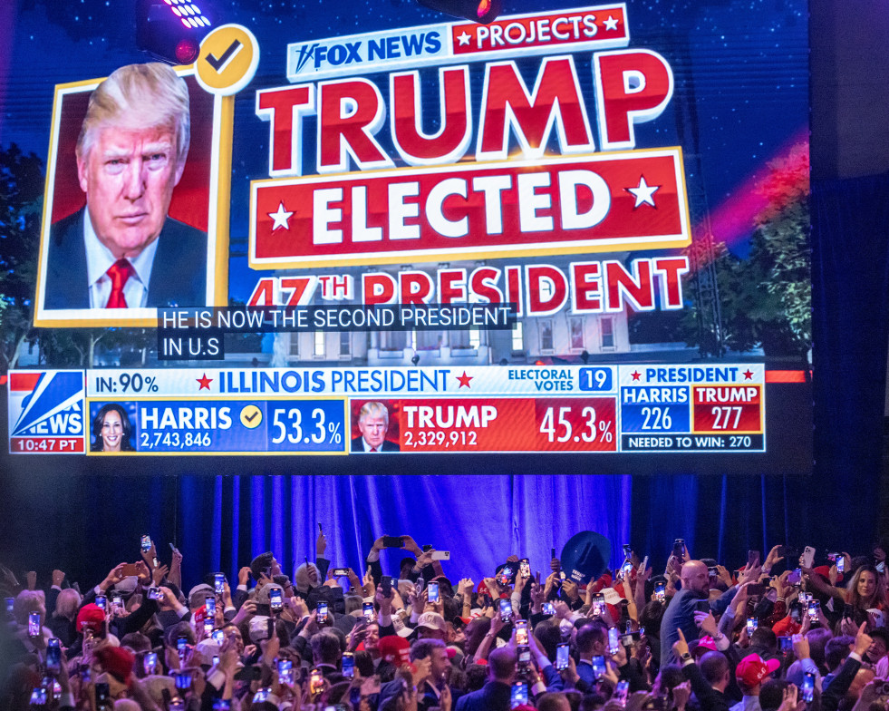 West Palm Beach (United States), 06/11/2024.- Supporters of Republican presidential candidate Donald Trump react to results of US 2024 presidential elections during the Election Night watch party in t