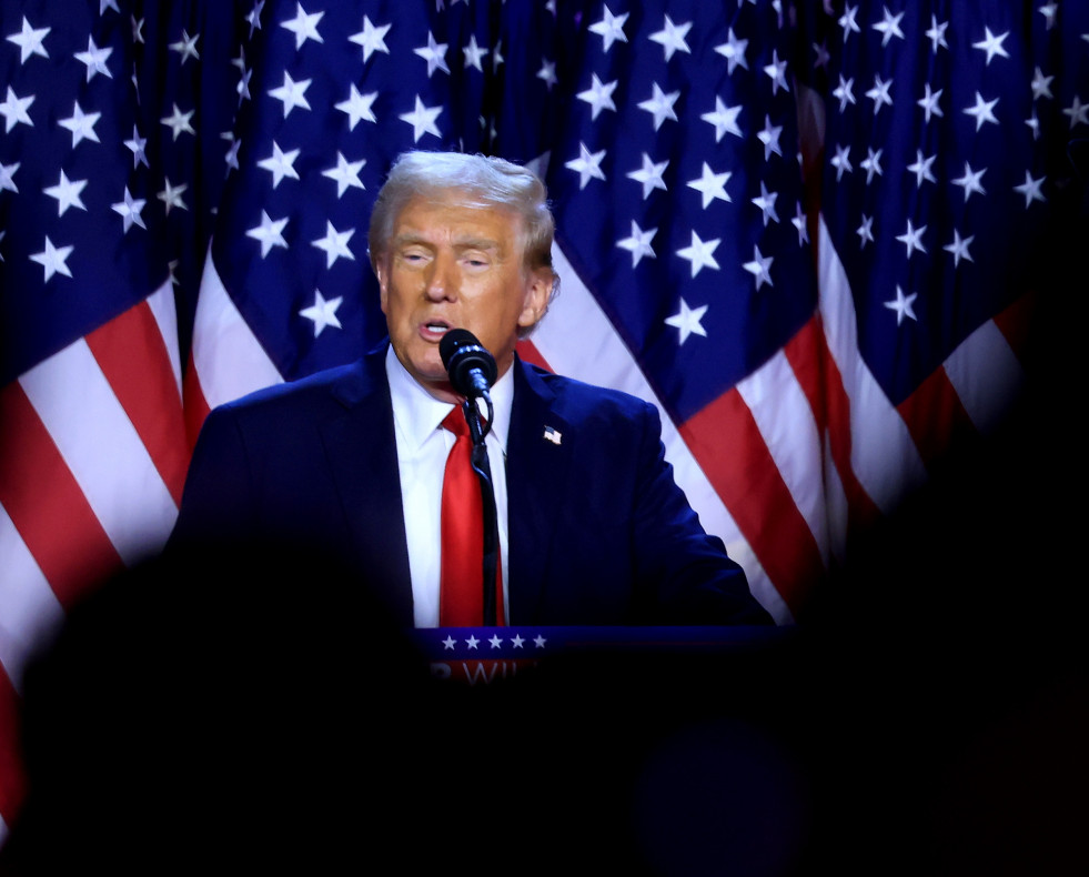 West Palm Beach (United States), 06/11/2024.- Republican presidential candidate Donald J. Trump addresses supporters at the Election Night watch party in the West Palm Beach Convention Center in West 