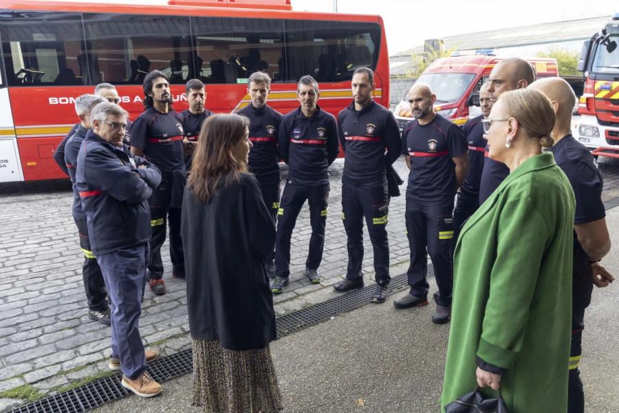 Bomberos de A Coruña: “Decidimos a salir a buscar trabajo por Paiporta porque nadie pide ayuda al 112”