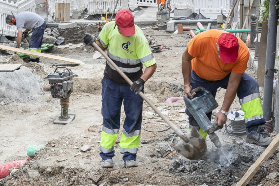 El Ayuntamiento de A Coruña mejora espacios peatonales en Matogrande y Adormideras