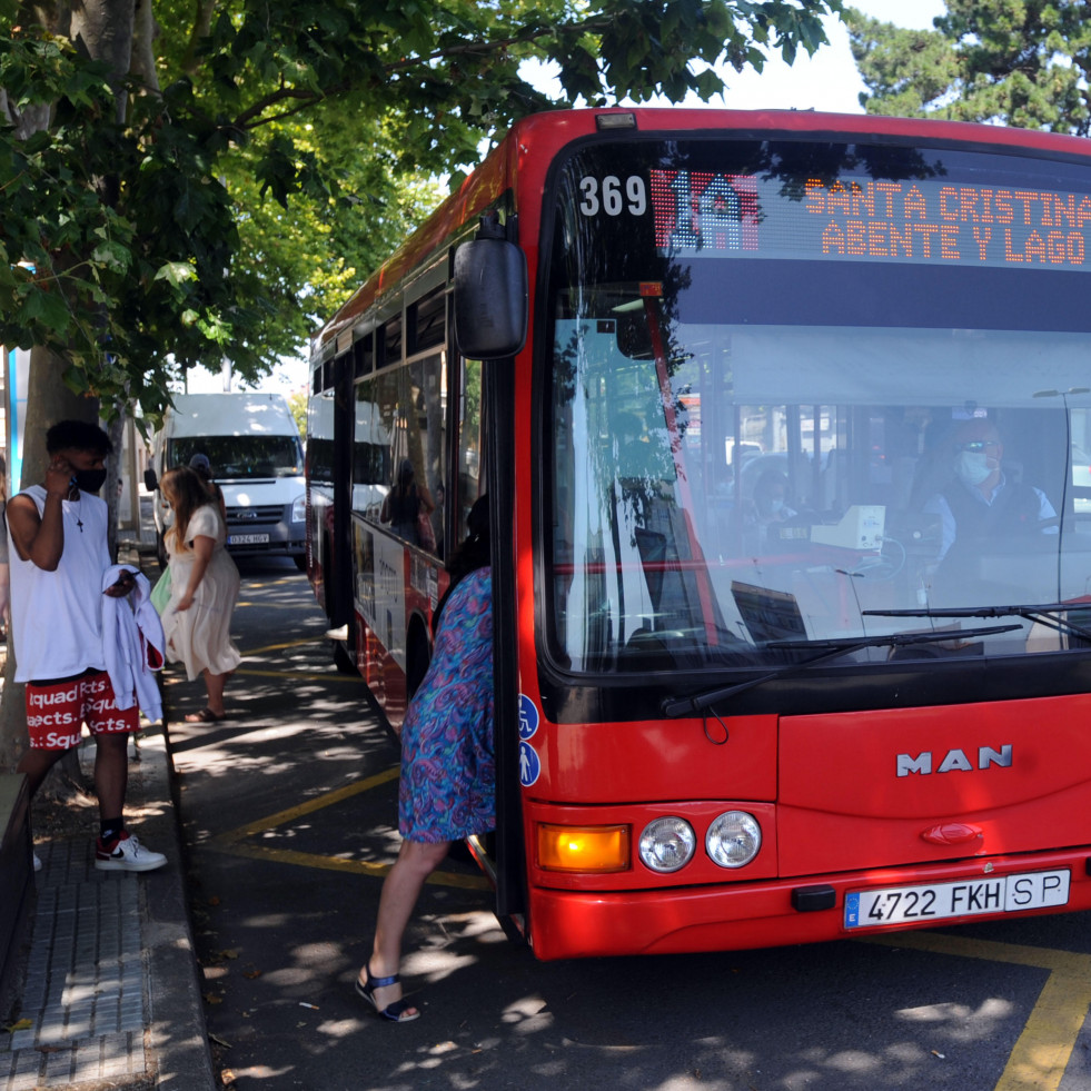 Oleiros duda de la utilidad  del bus metropolitano que lo une con Culleredo y Cambre