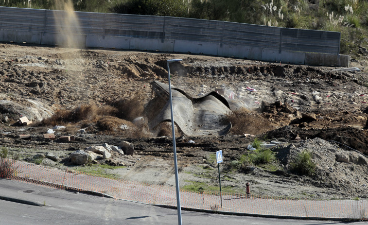 Tratan con resina el túnel de Langosteira para no drenar el embalse de Meicende