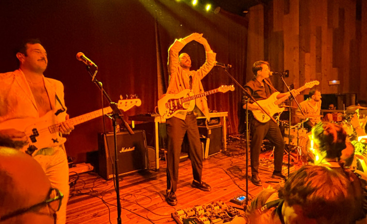 Un Dream Team de la música moderna gallega convierte A Coruña en una apoteosis solidaria