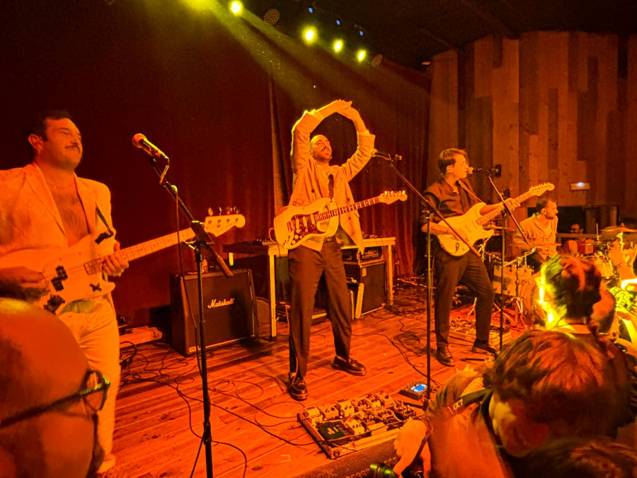 Un Dream Team de la música moderna gallega convierte A Coruña en una apoteosis solidaria