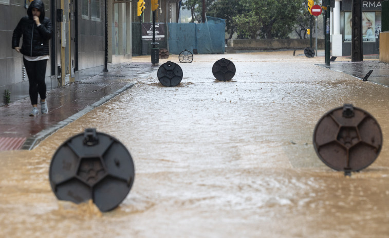 Miles de evacuados, trenes suspendidos e inundaciones por una DANA que se ceba con Málaga