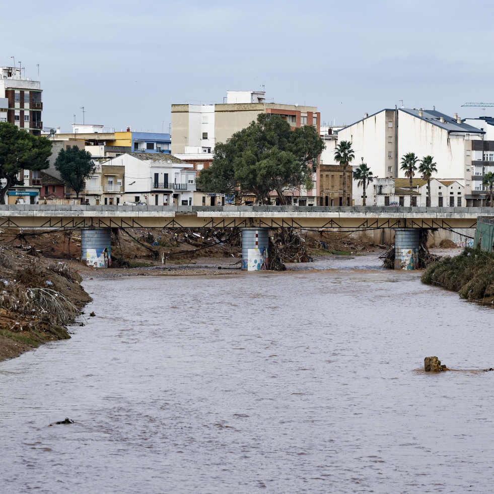 Un operativo sin precedentes rastrea la costa valenciana en busca de víctimas de la DANA