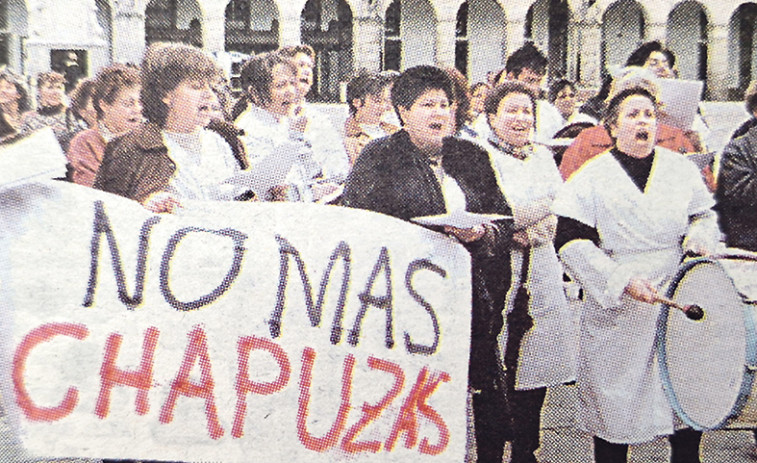 Hace 25 años | Protesta por el retraso hasta 2001 de la reforma de la plaza de Elviña